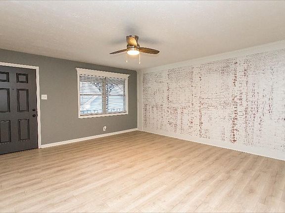 3rd image of 621 N Broadway APT 1