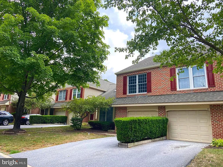 9 Oak Leaf Ln — Photo 32