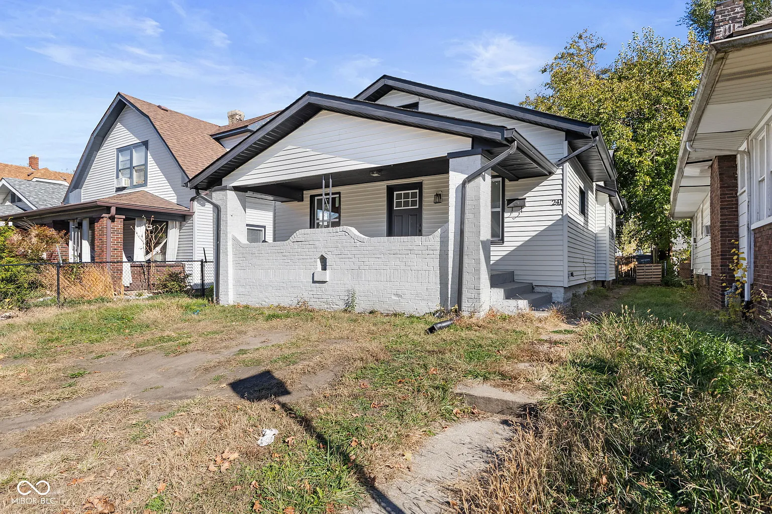 241 N Pershing Ave photo 1