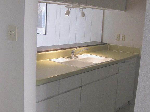 3rd image of 3431 N Hills Dr APT 225