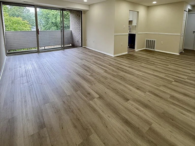 5608 Bloomfield Dr #201 — Photo 2