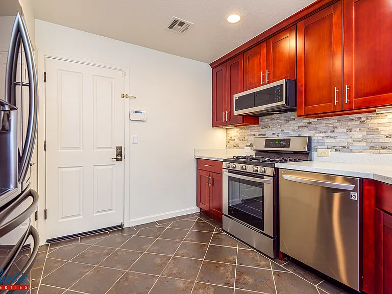 3931 Mosher Dr — Photo 7