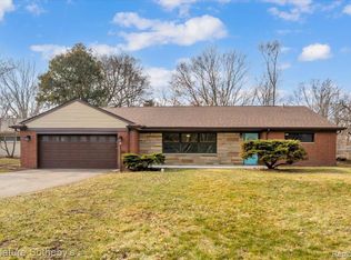 237 Marlborough Dr, Bloomfield Hills, MI 48302