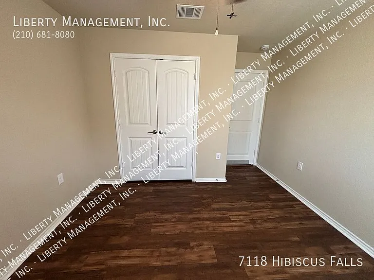 7118 Hibiscus Fls — Photo 30