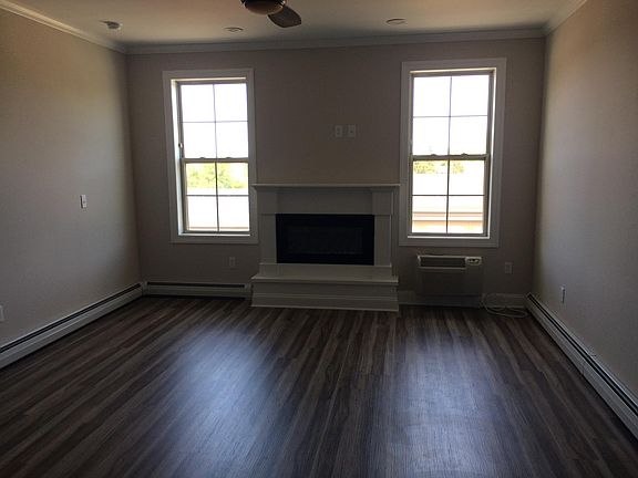 5th image of 126 Nelson St #204