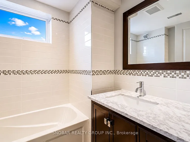 1 Aura Lea Blvd — Photo 11