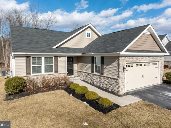 110 Steeplechase Ln, Pottstown, PA 19464