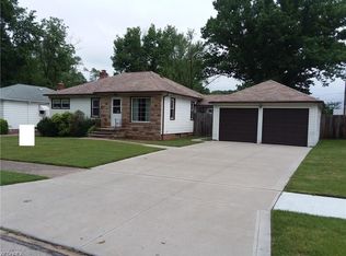9612 Pinegrove Ave, Parma, OH