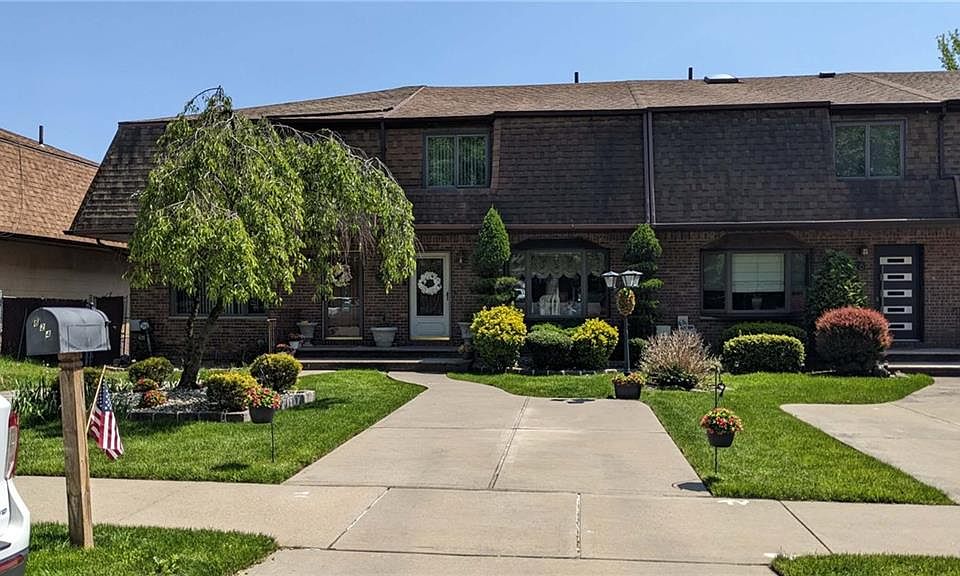 1st image of 824 Sheldon Ave
