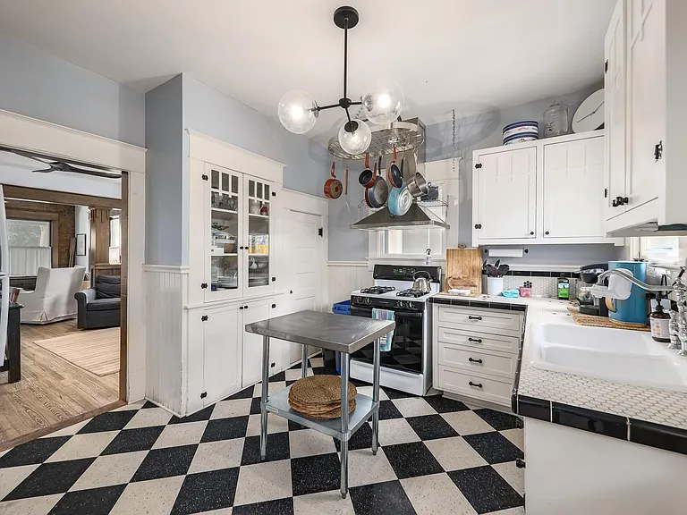 705 Patterson Ave — Photo 11