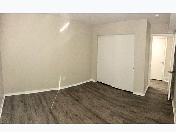 2nd image of 925 W 5th St