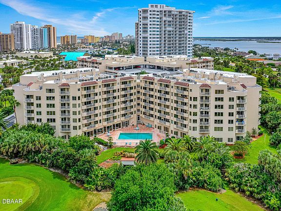 4th image of 3 Oceans West Blvd APT 1D6
