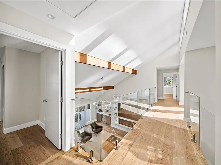 250 Bruton Way — Photo 48