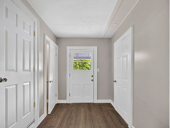 5th image of 206 Collingwood Ave