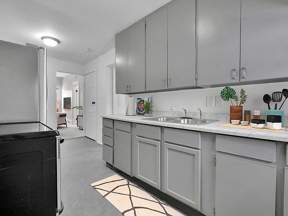 4th image of 820 N Pennsylvania Ave APT 2