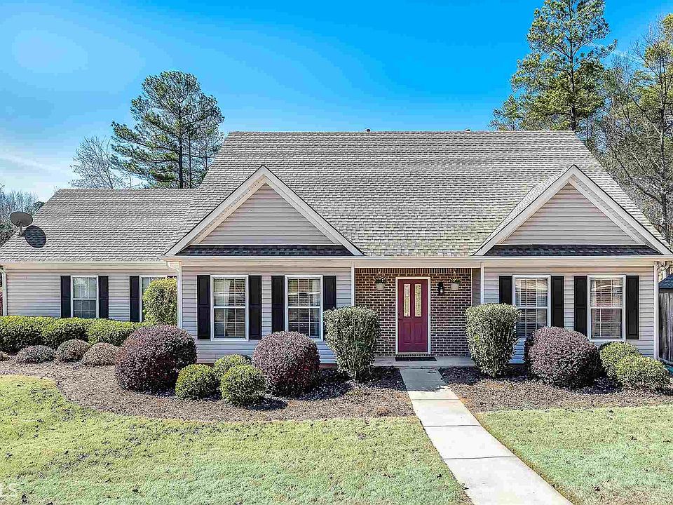 1st image of 120 Oakwood Trl