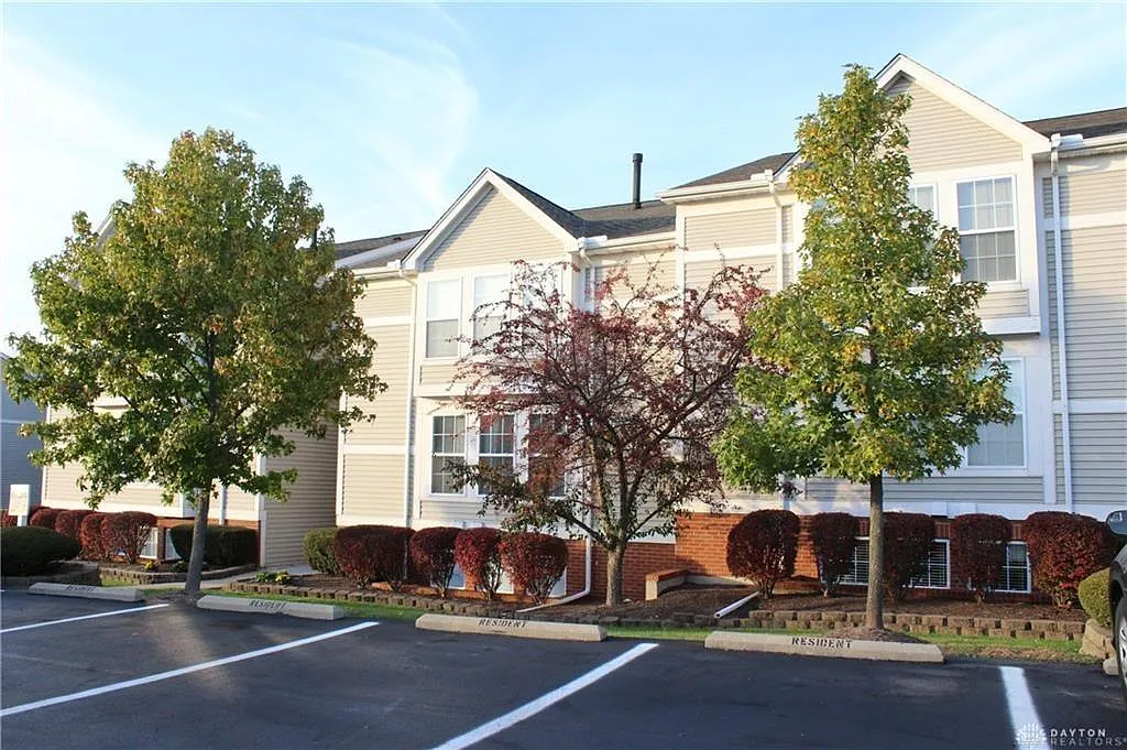 1512 Commons Dr photo 1