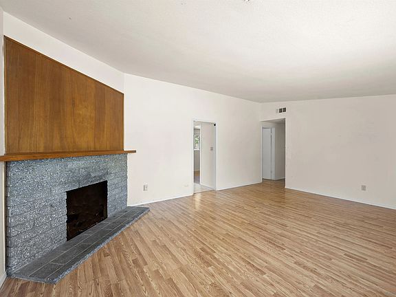 4th image of 941 Grove Ave