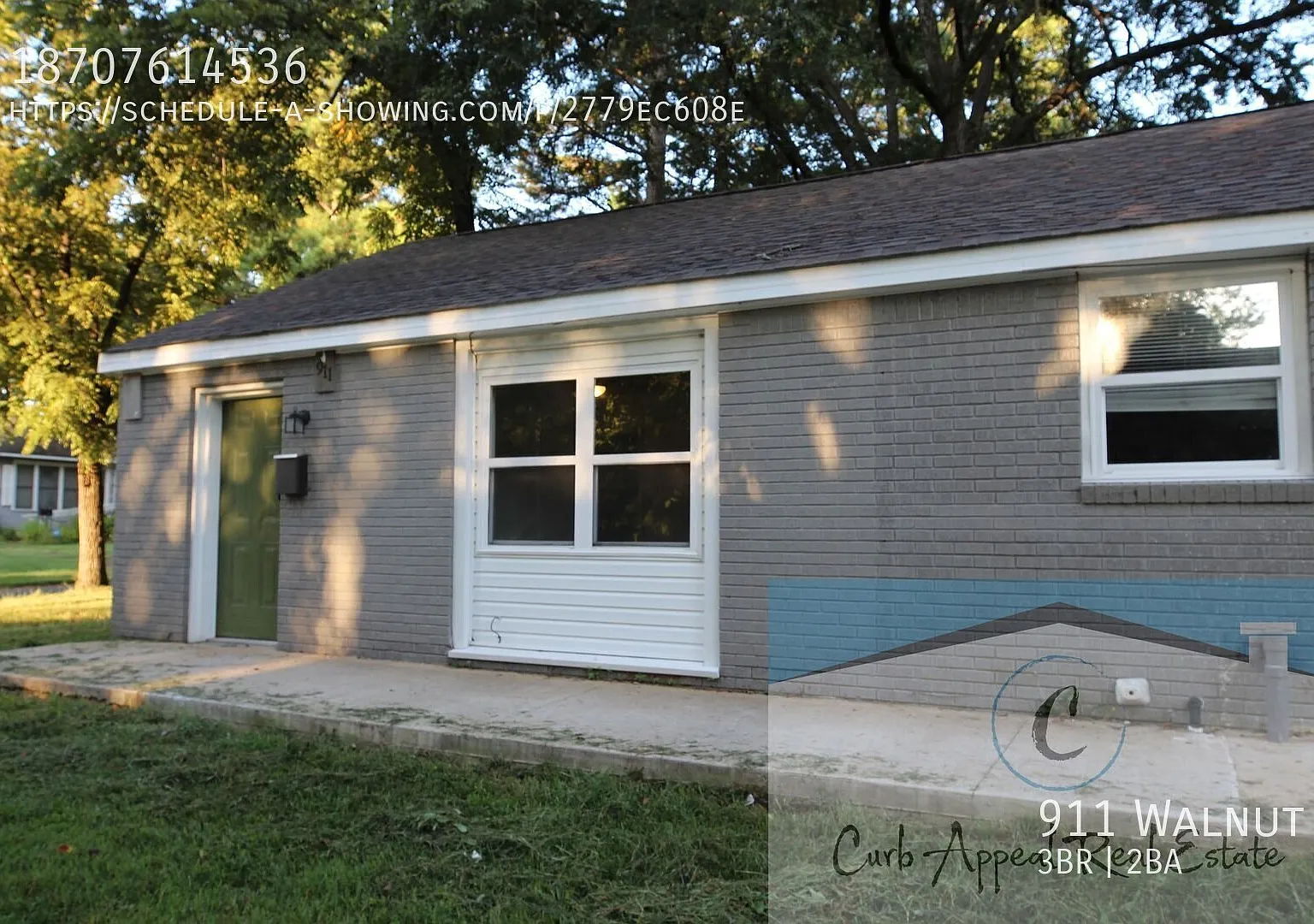 Beautifully renovated 3 bedroom, 2 bath home with fenced back yard!! — Photo 2