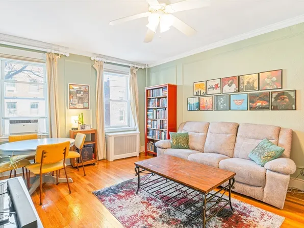 14 James St APT 3, Brookline, MA 02446