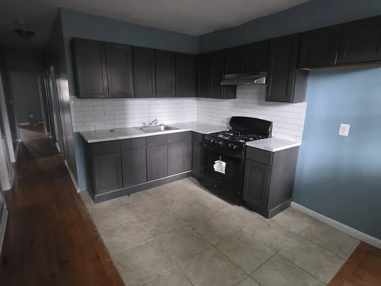 736 S 12th St #2A — Photo 1
