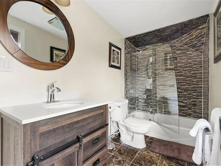 311 A St NE #2 — Photo 17