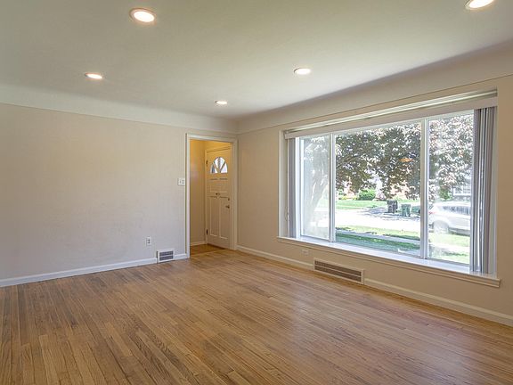 3rd image of 15599 Angelique Ave