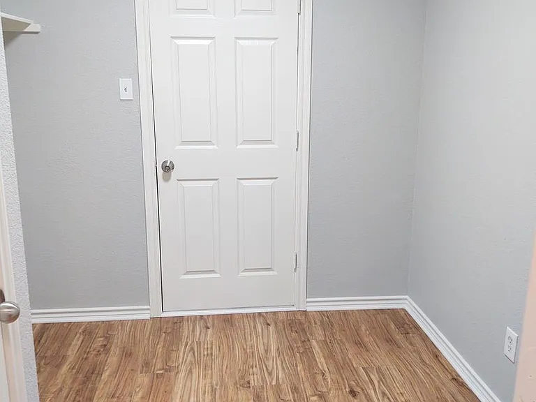 3024 Lake Side Dr — Photo 8