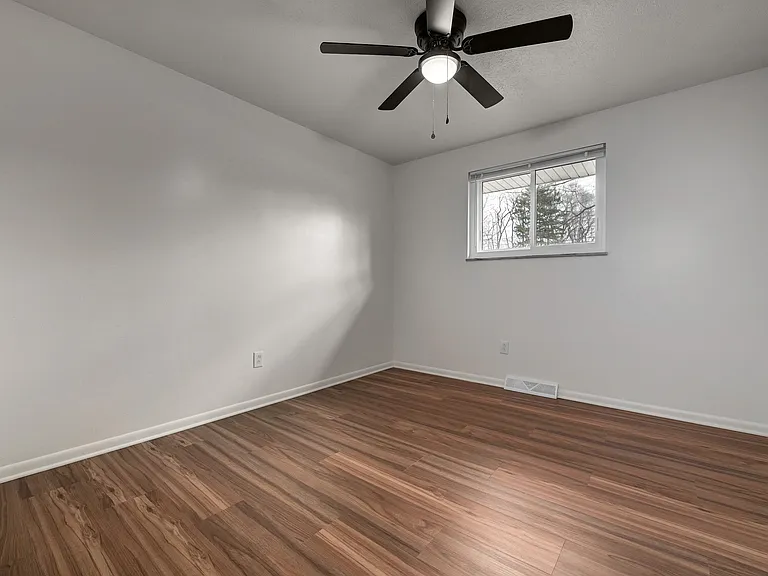 2930 Northglen Dr — Photo 26