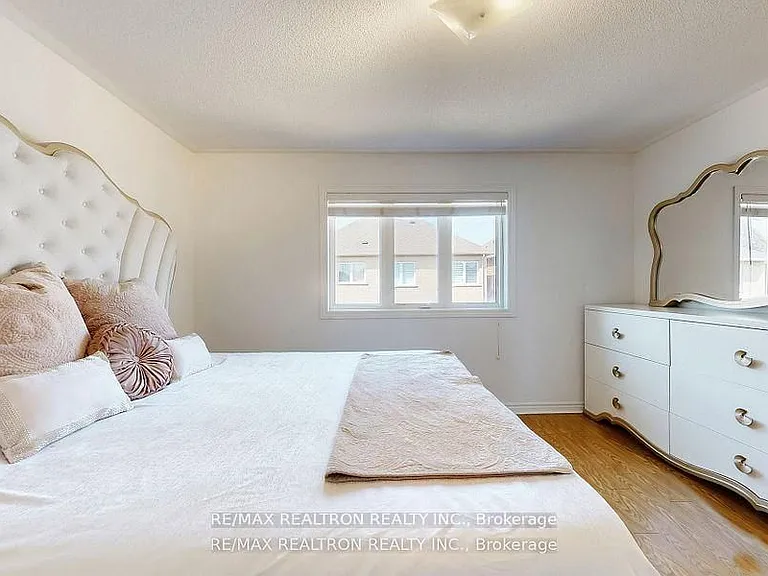 37 Jonas Millway Whitchurch — Photo 24