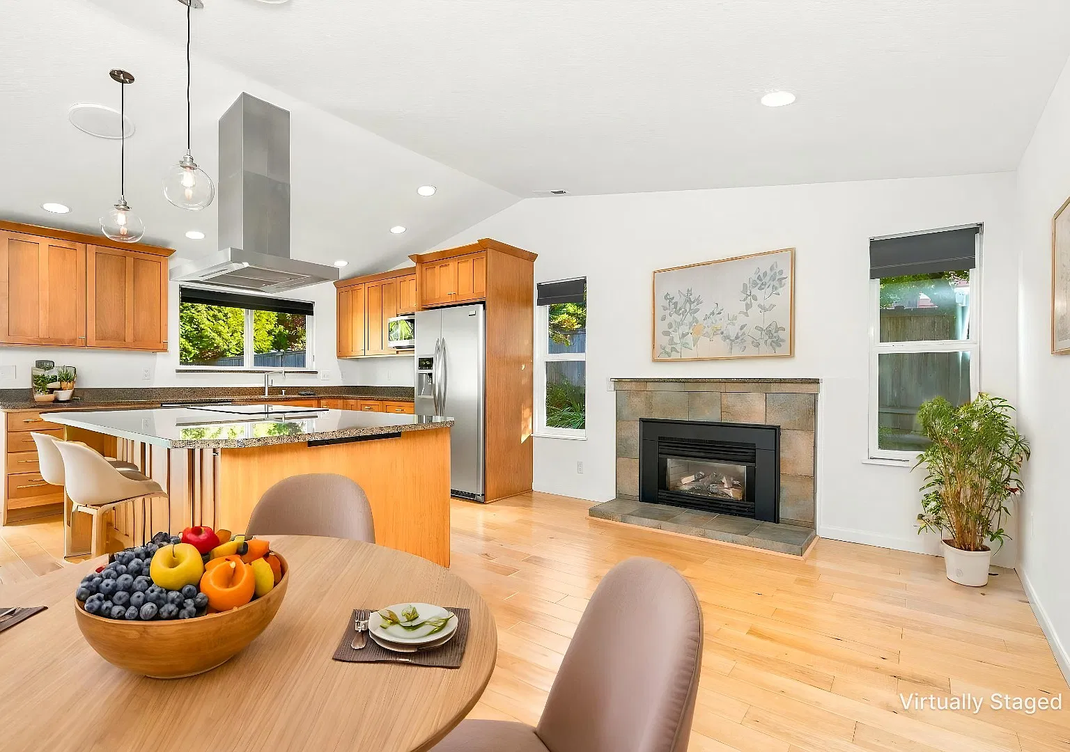 Beautiful 3-Bedroom Rambler With Updated Kitchen & Huge Fenced Yard Landscaping Included!- Availa... — Photo 4