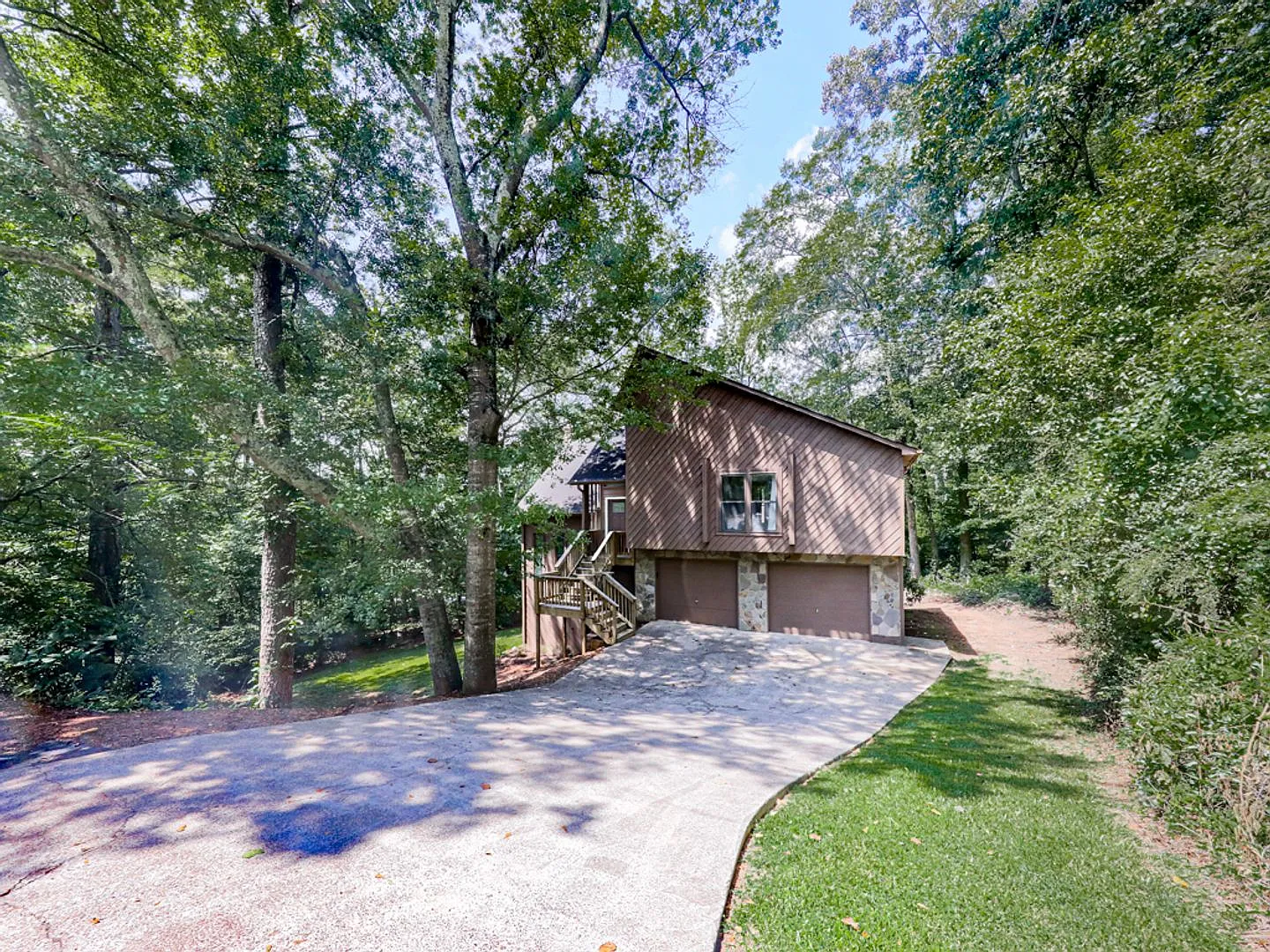 Cul-de-sac Lot with a Treehouse Vibe in Sprayberry School District — Photo 2