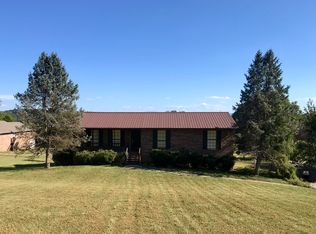 1807 Oakmont Cir, Louisville, TN 37777
