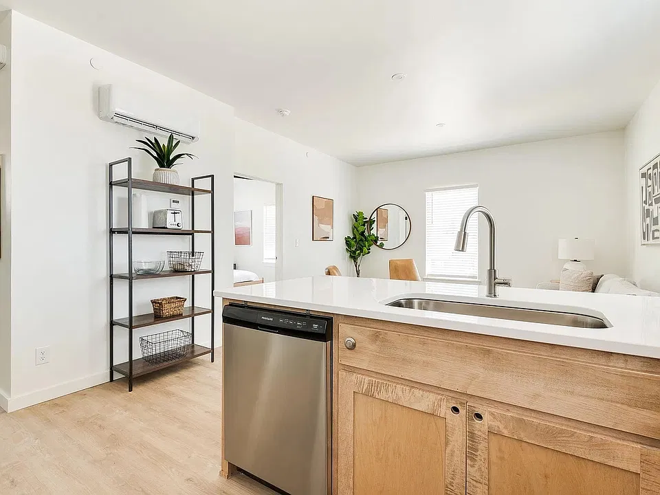 B12 Apartments
