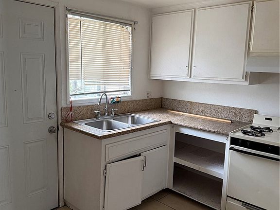 4th image of 23571 1/2 Maribel Ave