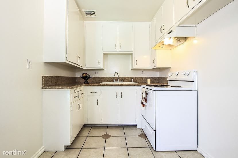 008-Kitchen-692874-mls