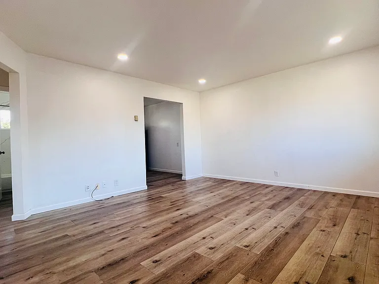 674 Lincoln St #4 — Photo 13