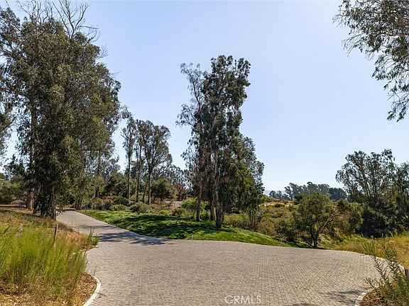 5th image of 2 Castle Bluff Rd