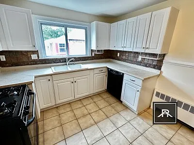 25 Heath St #2 — Photo 8