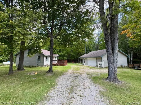 9551 Hall Rd, Atlanta, MI 49709