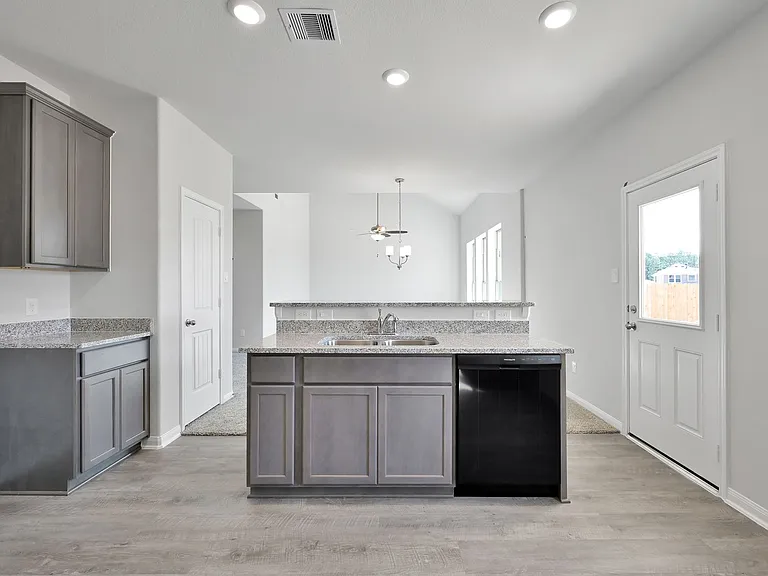 2140 Cedar Bend Dr — Photo 17