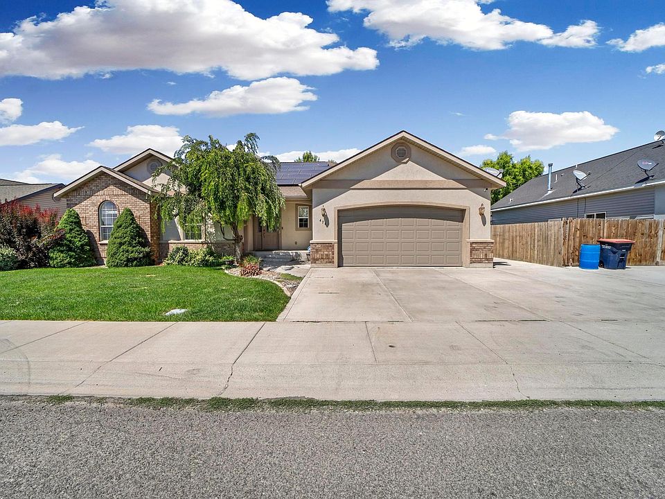 1st image of 474 Canyon Crest Dr W