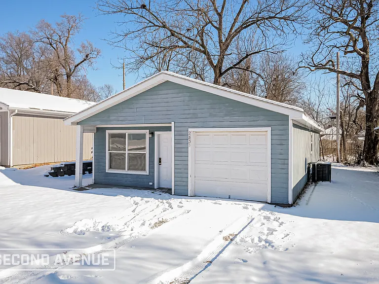 2833 Kensington Ave — Photo 22