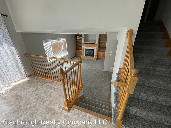 3rd image of 580 SE Westgate Dr
