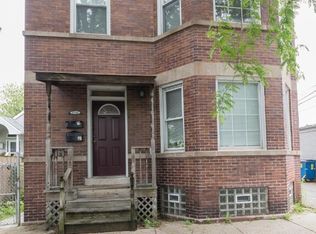 1736 W Newport Ave #1, Chicago, IL 60657