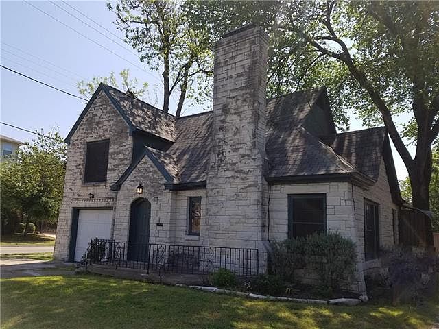 2nd image of 4820 Live Oak St