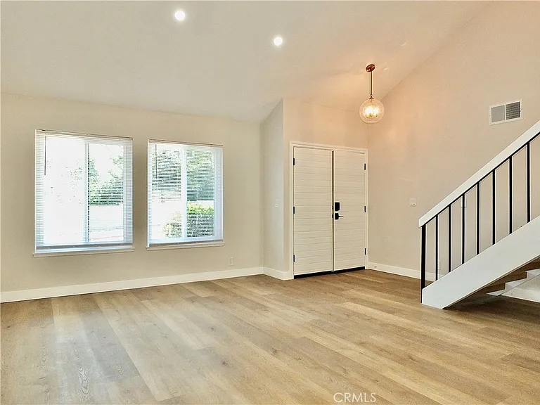 652 Margo Ave — Photo 4