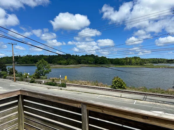 257 Main St APT B, Wareham, MA 02571