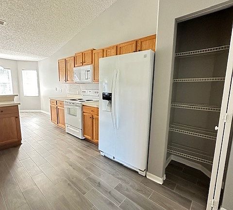 4th image of 102 Pritchard Dr