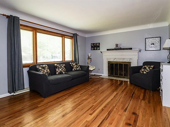 5th image of 65 Hayden Dr